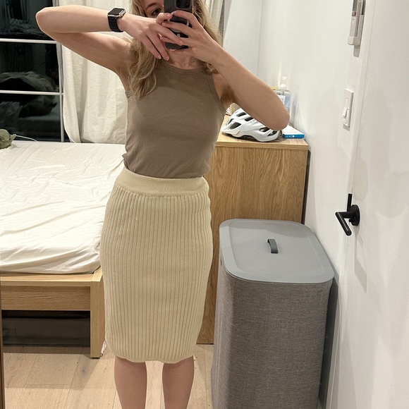 Cream knit pencil skirt business casual midi - Picture 1 of 4